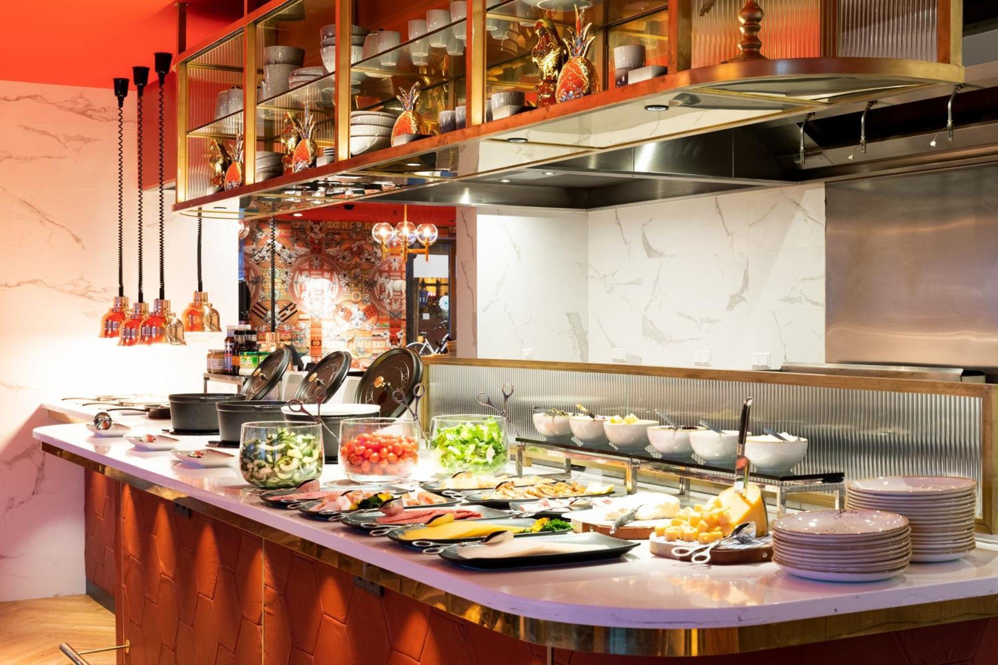Amsterdam Marriott Hotel Exterior foto A salad bar