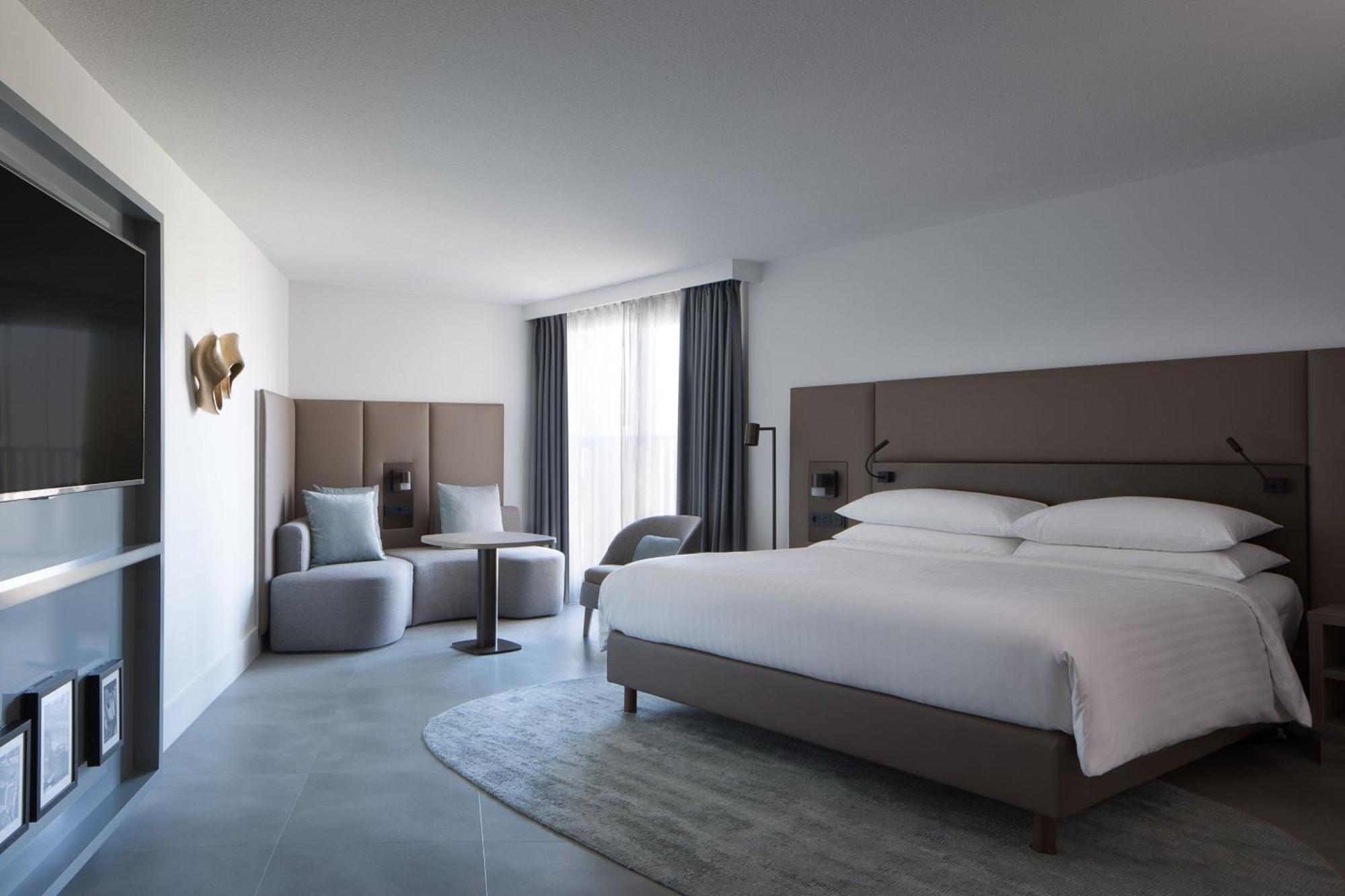 Amsterdam Marriott Hotel Exterior foto A guest room at the hotel